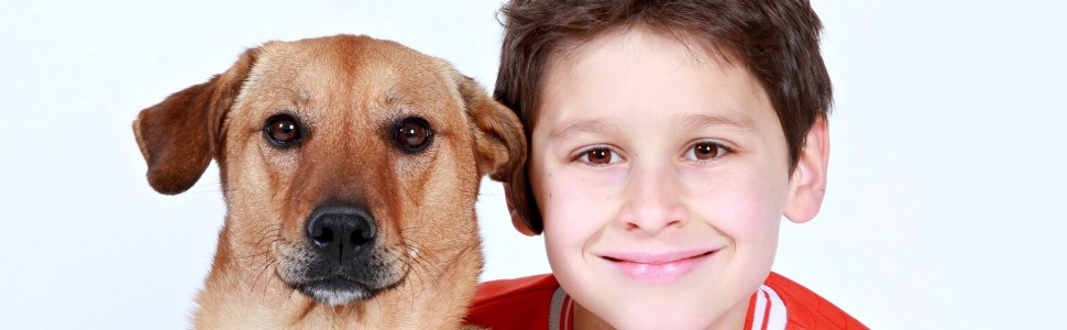 Dorastanie z psem – wpływ na rozwój emocjonalny 