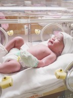 Eksperci apelują, by nie ograniczać dostępu rodziców do noworodków, nawet z powodu epidemii 