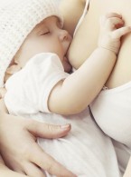 Badanie: mleko matki chorej na COVID-19 jest bezpieczne dla dziecka 